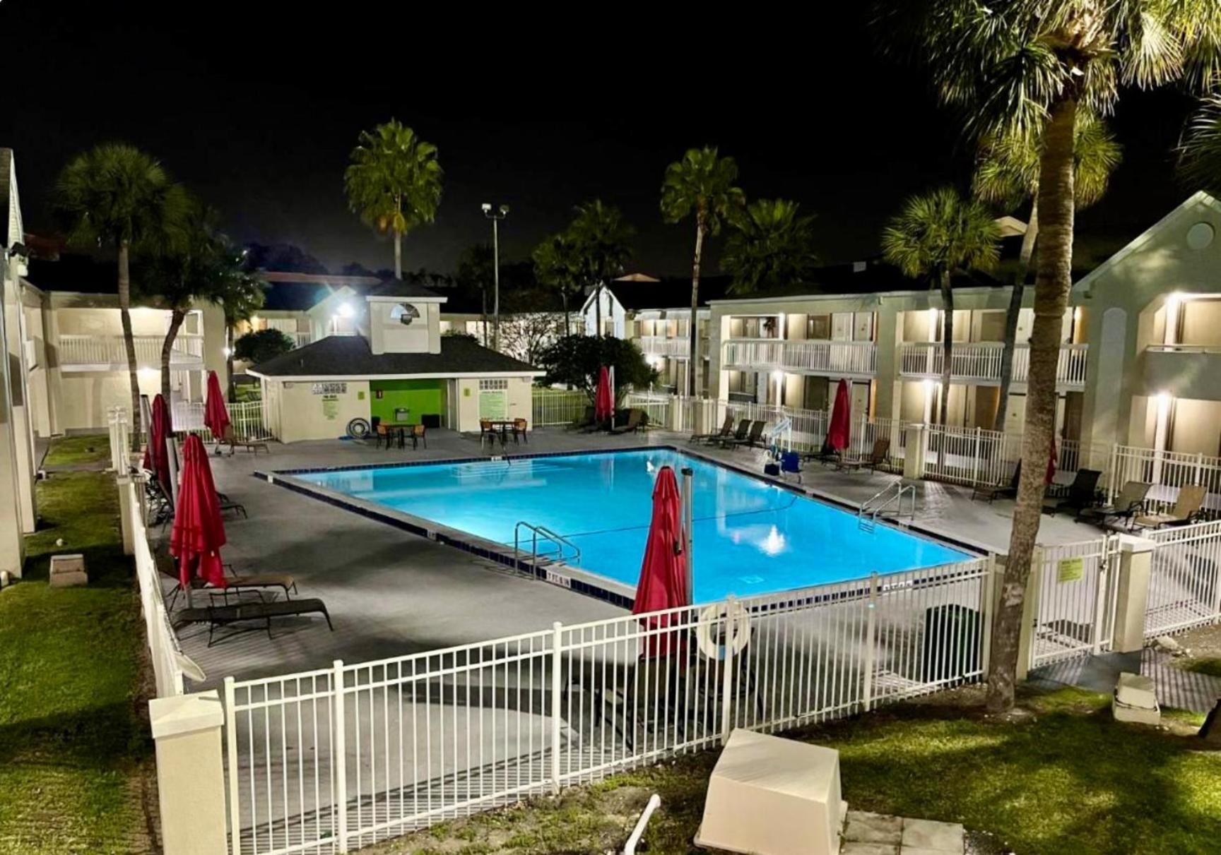 Pool - Wifi - Parking - Best Location ! 키시미 외부 사진